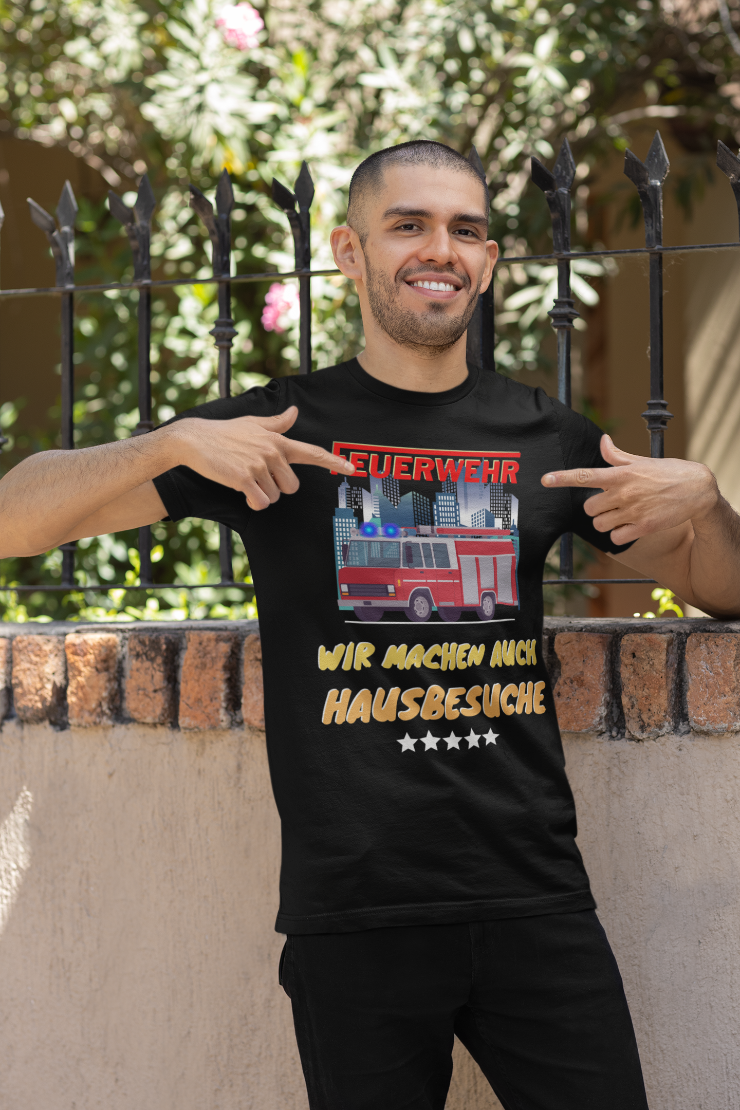 Feuerwehr - Wir machen auch Hausbesuche Unisex-T-Shirt