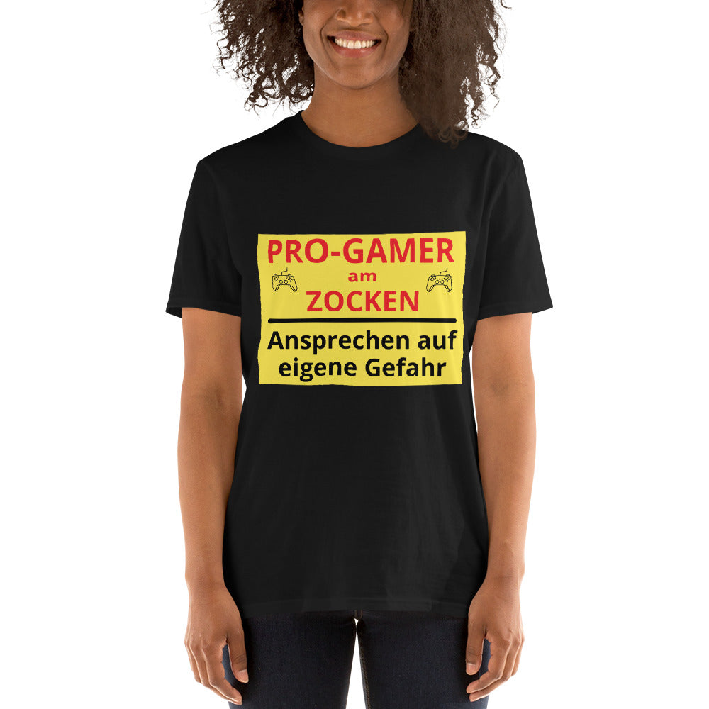 Pro Gamer am Zocken Kurzärmeliges Unisex-T-Shirt - souverista