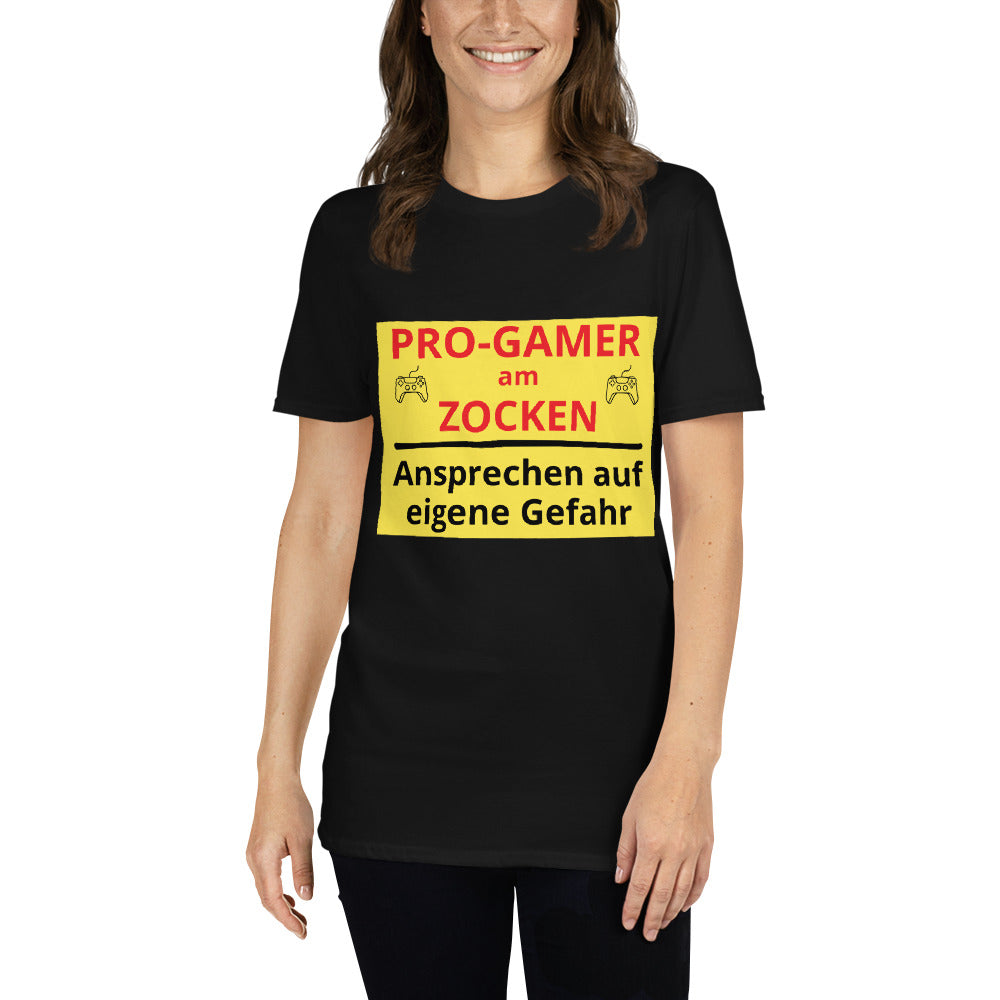 Pro Gamer am Zocken Kurzärmeliges Unisex-T-Shirt - souverista